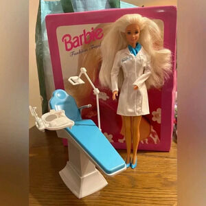 Dentist Barbie Set 1997